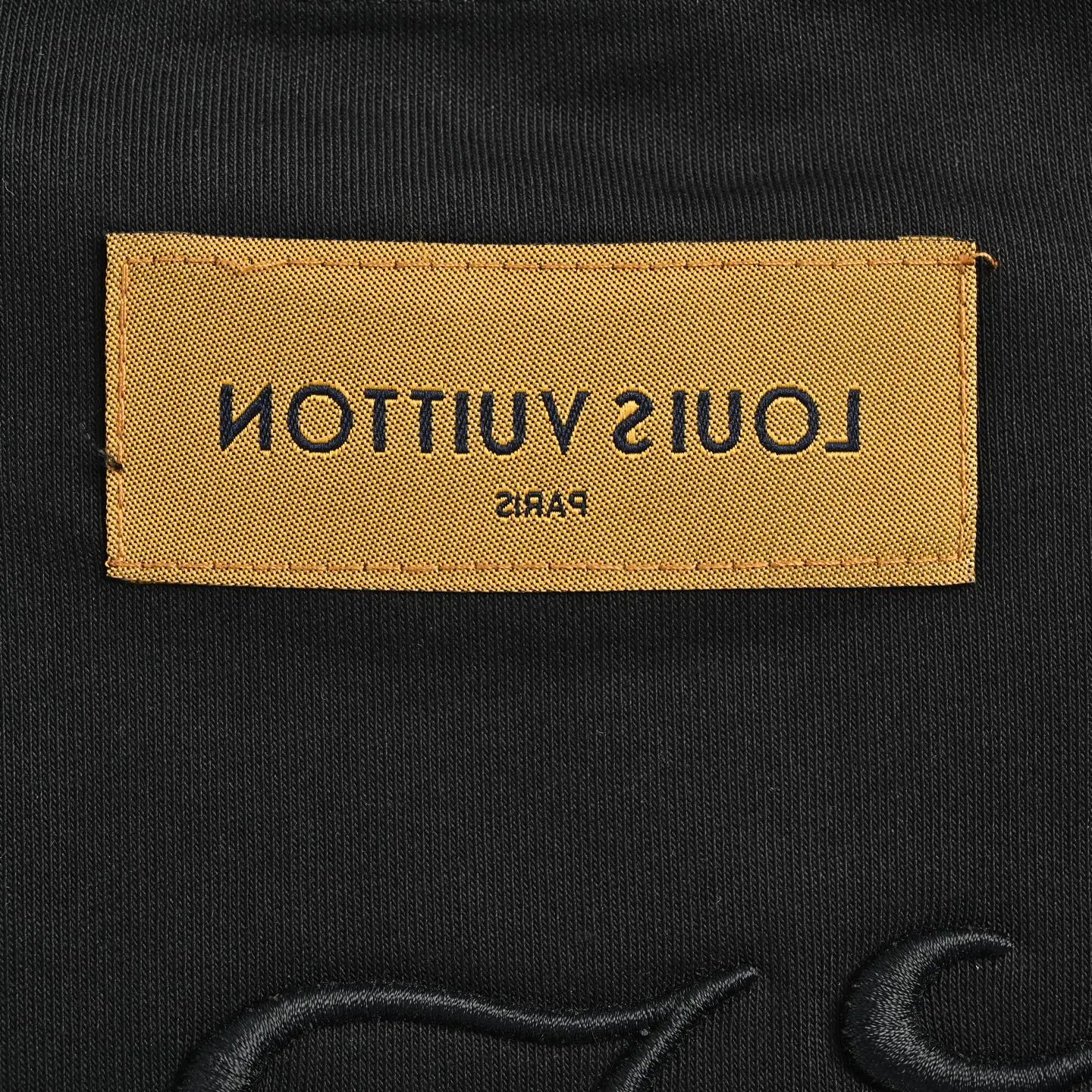 Louis Vuitton/Louis Vuitton hollow tatami embroidered round neck short sleeves on the back